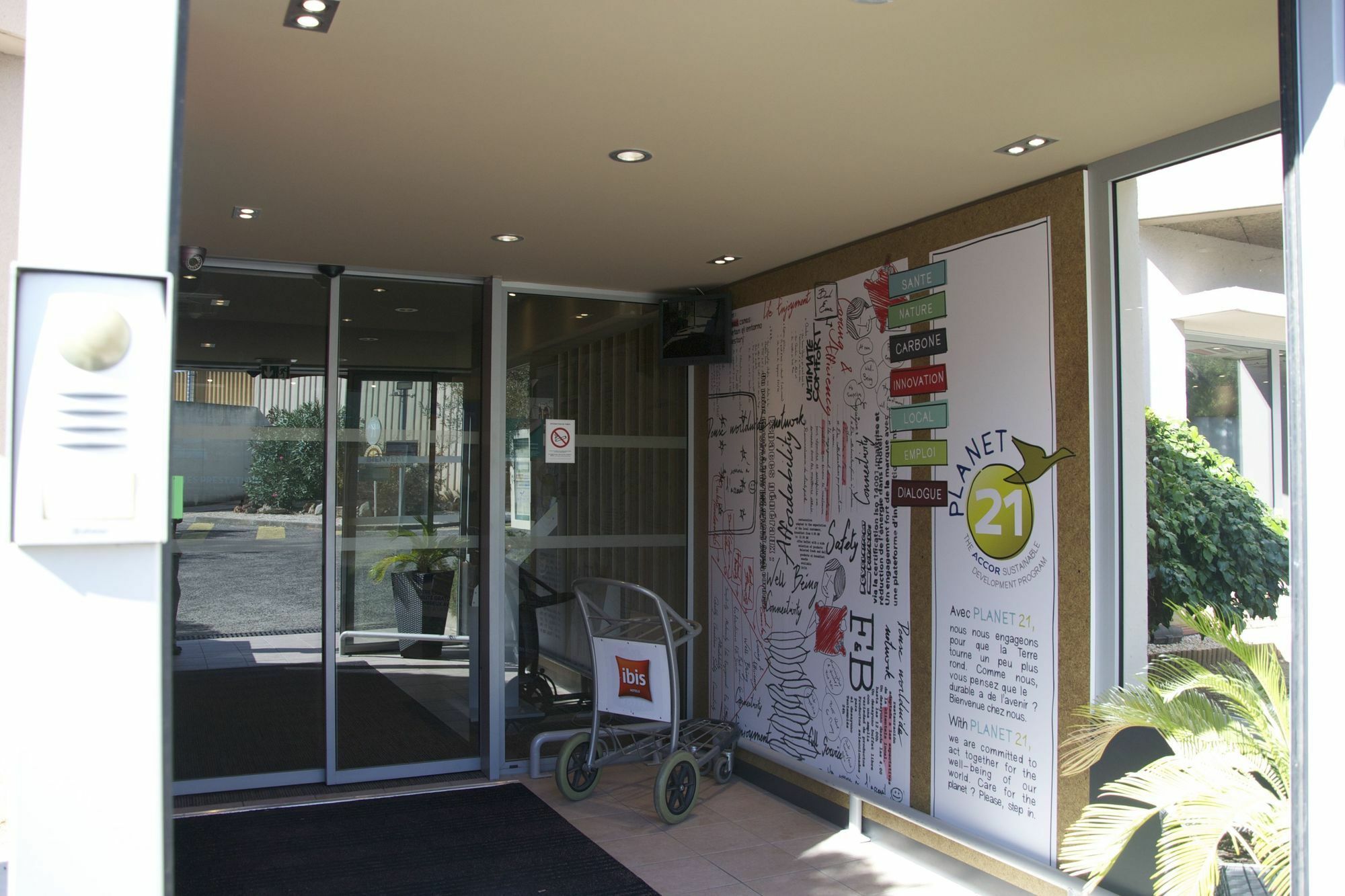 Ibis Toulon La Seyne Sur Mer Zewnętrze zdjęcie